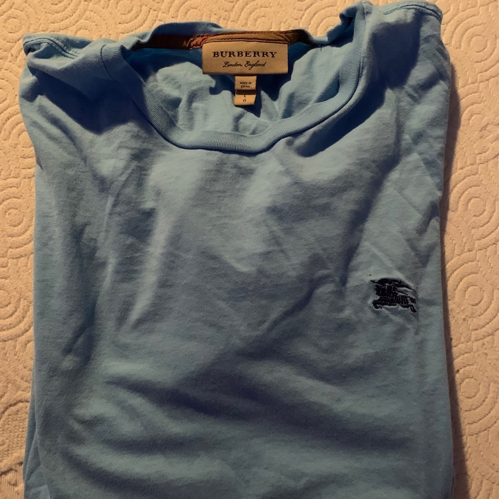 Burberry t shirt